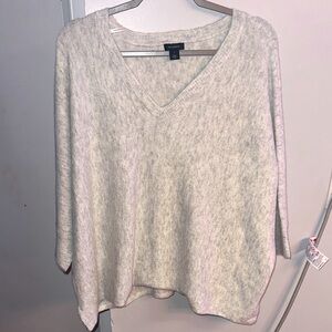 Halogen Light Gray V-Neck Women's Poncho Sweater. Acrylic, Poly, Spandex. Size l